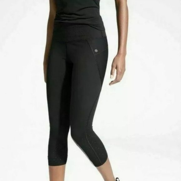 Athleta | Black Stealth Tru Cool Cropped Leggings Capri - Picture 3 of 15